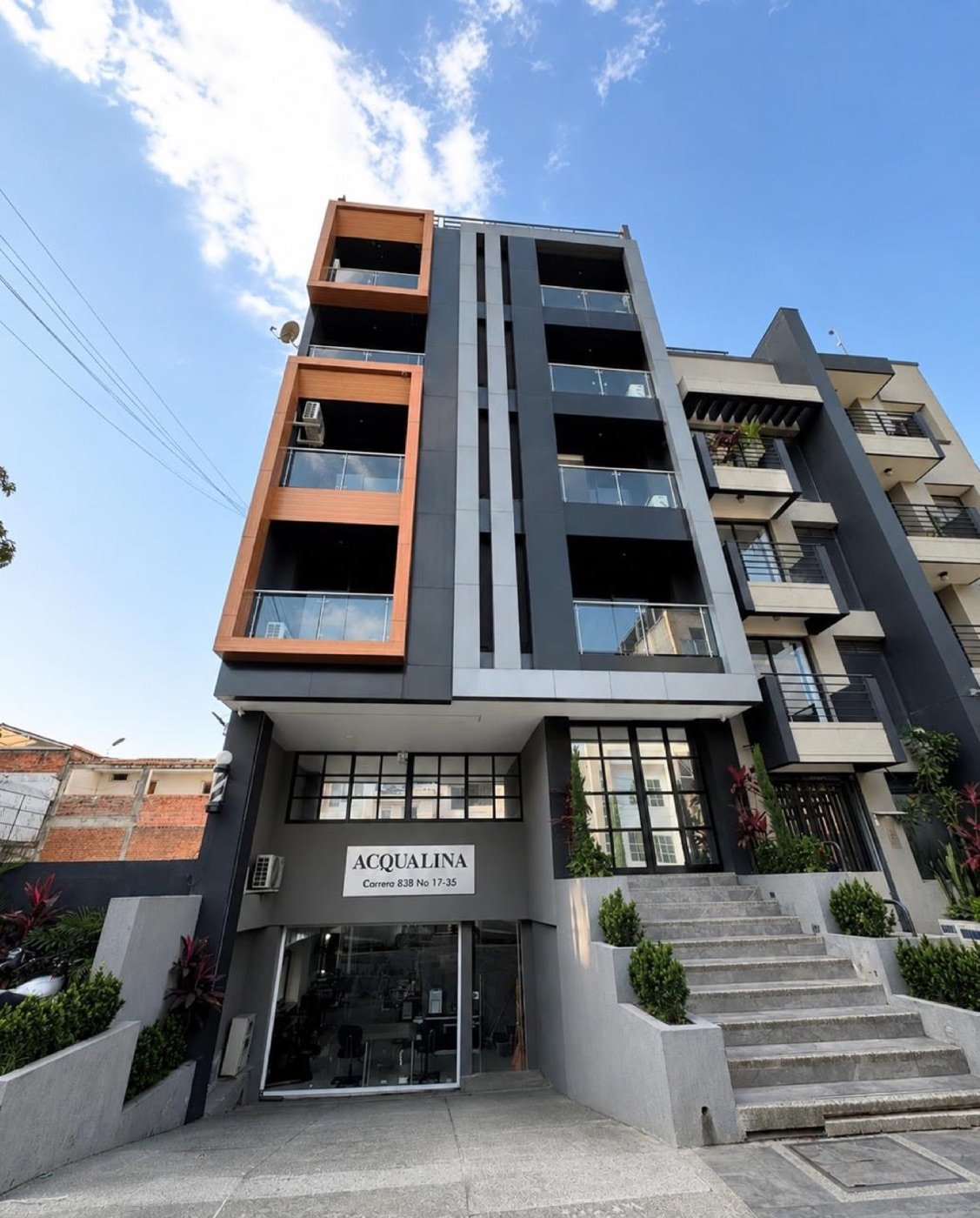 Fachada del Edificio Acqualina en la Cra. 83B #17-35, El Ingenio, Cali